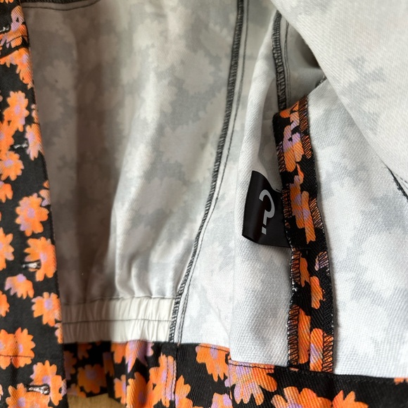 Like new - VEDA Flowers Cropped Denim Jacket - Picture 3 of 6